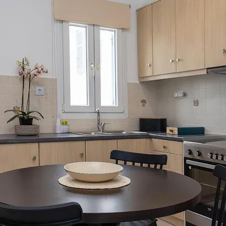 White Holidays Project Downtown Tínos