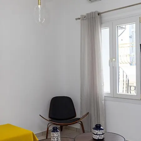 White Holidays Project Downtown Apartment